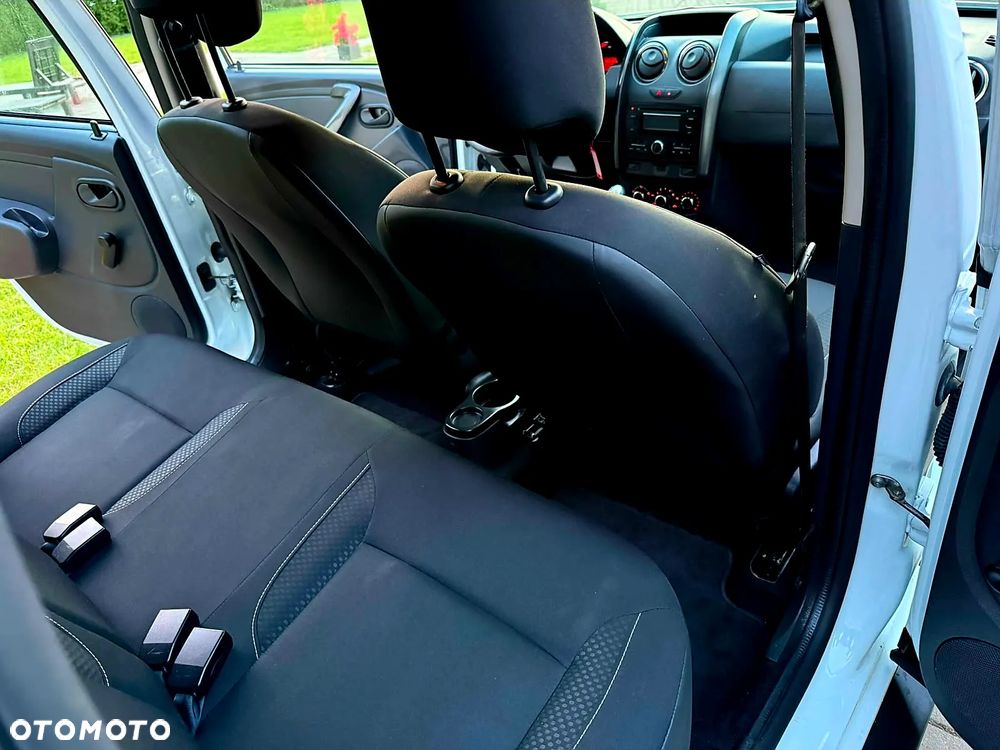 Dacia Duster 1.6 SCe Blackshadow S&S - 14