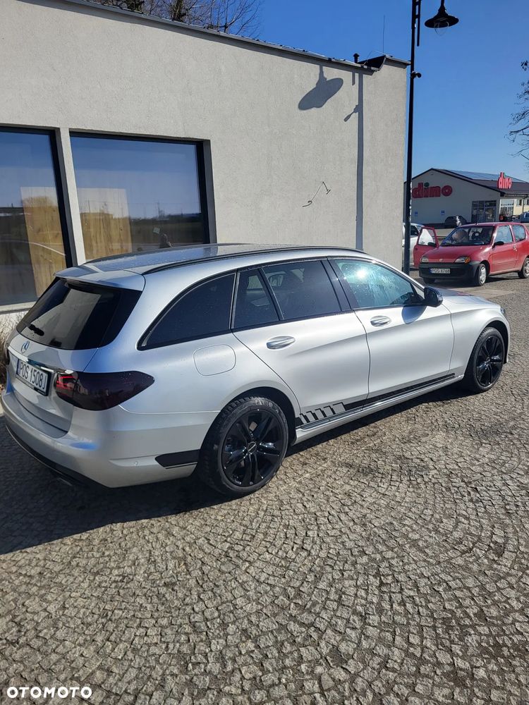 Mercedes-Benz Klasa C 220 d 4MATIC 9G-TRONIC - 27