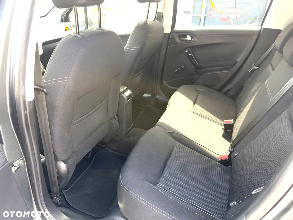 Peugeot 208 1.2 PureTech Allure S&S - 5