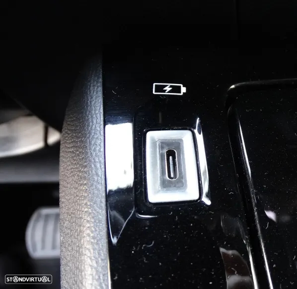 Peugeot 2008 1.2 PureTech Allure EAT8 - 21