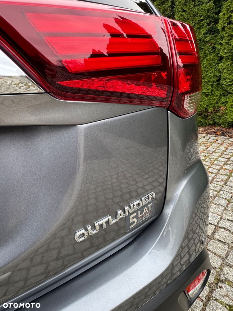 Mitsubishi Outlander - 8