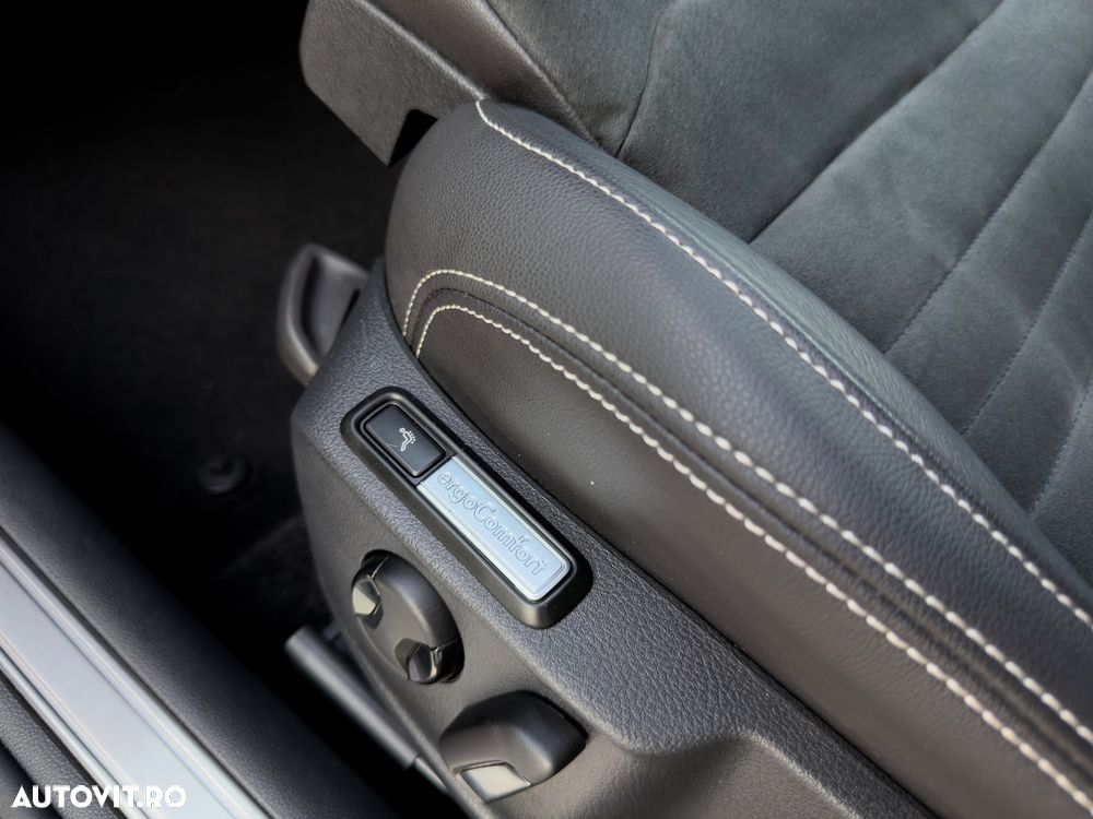 Volkswagen Passat 2.0 TDI SCR DSG Elegance - 33