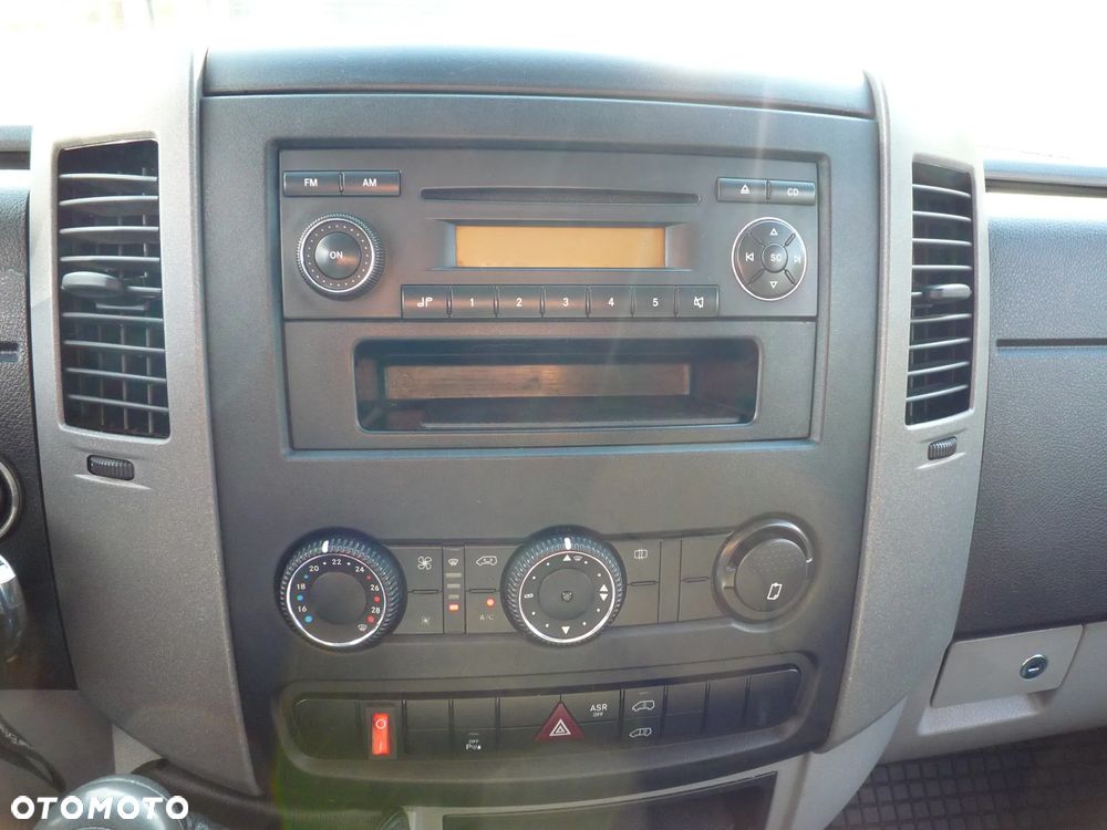 Mercedes-Benz Sprinter - 22