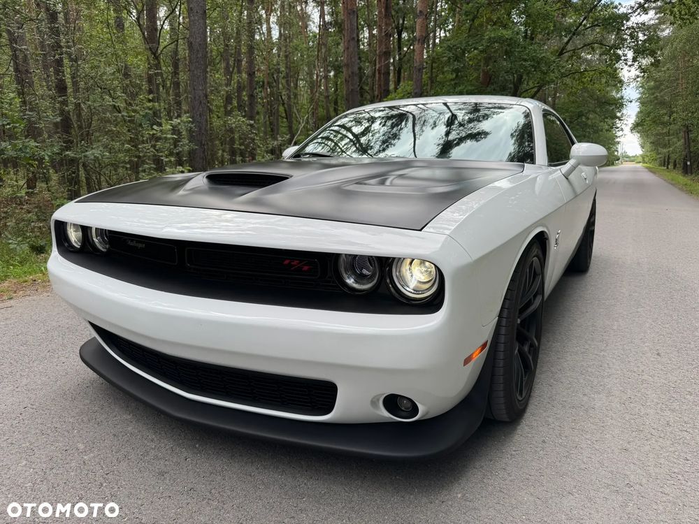 Dodge Challenger - 9