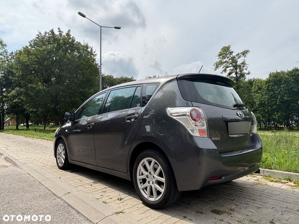 Toyota Verso - 5
