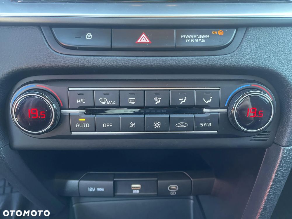 Kia XCeed 1.5 T-GDI M - 20