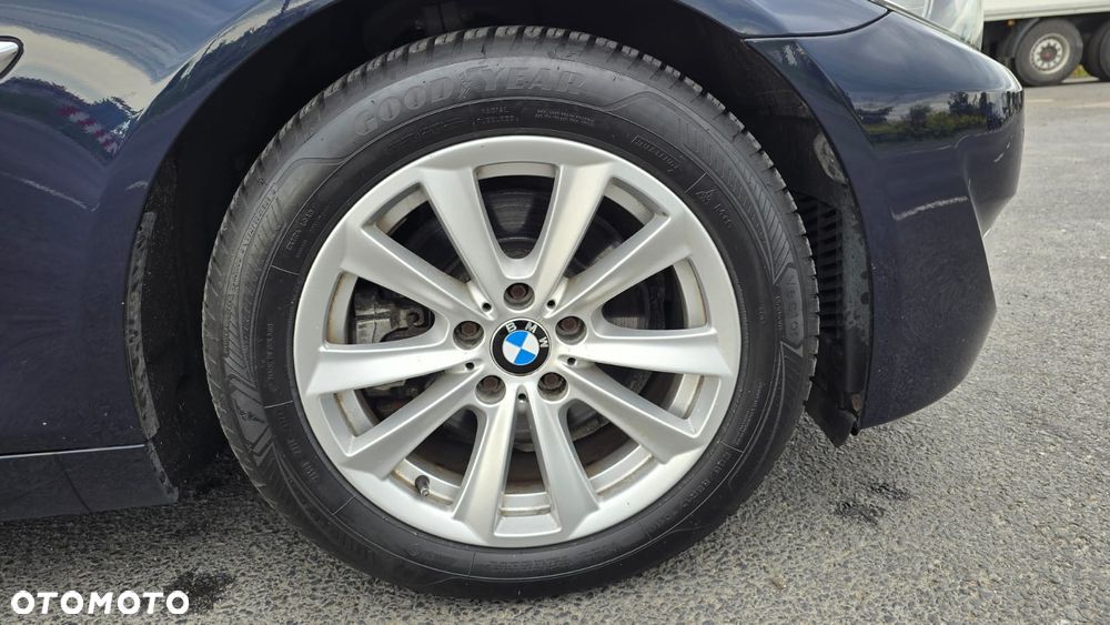 BMW Seria 5 520d - 13