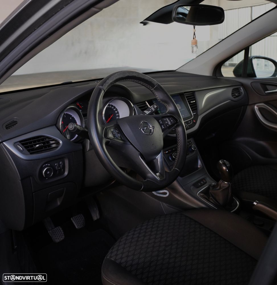 Opel Astra 1.5 D S&S Design&Tech - 12