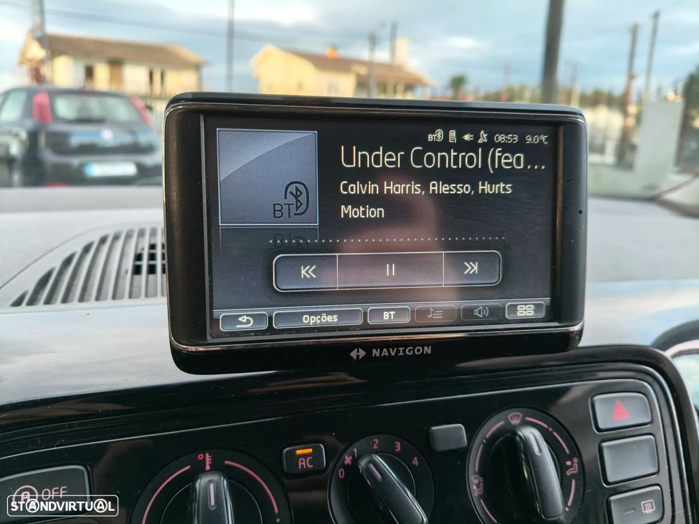 VW Up! 1.0 BlueMotion Groove - 16