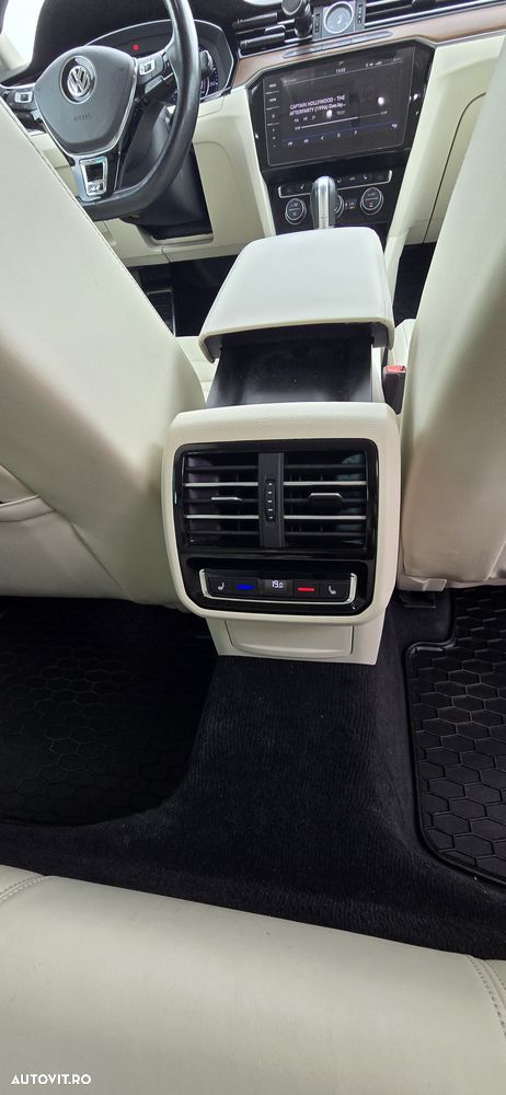 Volkswagen Passat 2.0 TDI DSG 4Motion Highline - 10