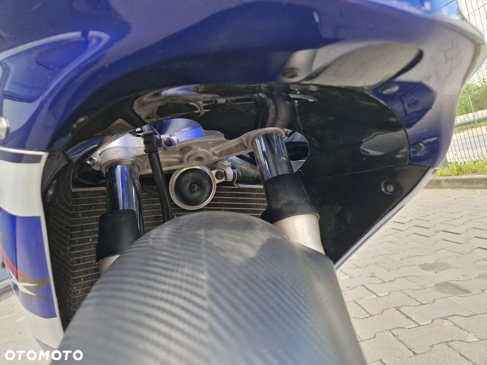 Suzuki GSX-R - 35
