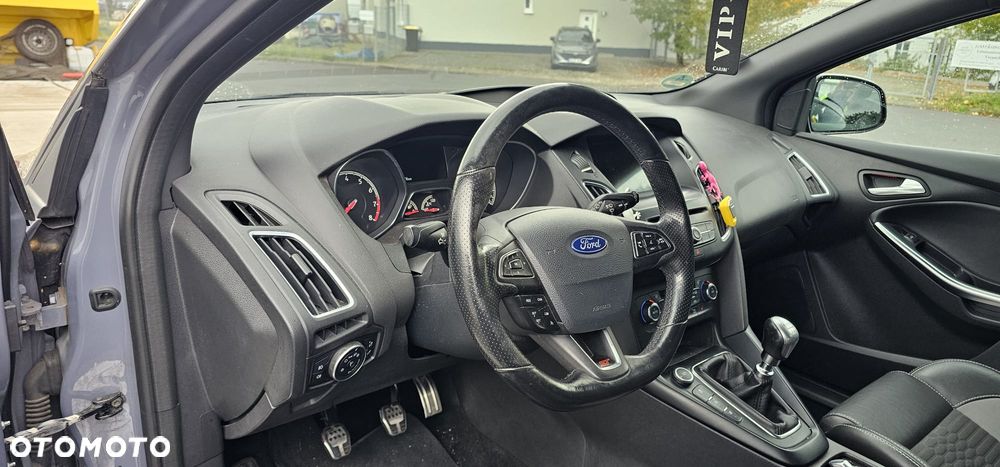 Ford Focus 2.0 EcoBoost ST mit Leder-Sport-Paket - 15