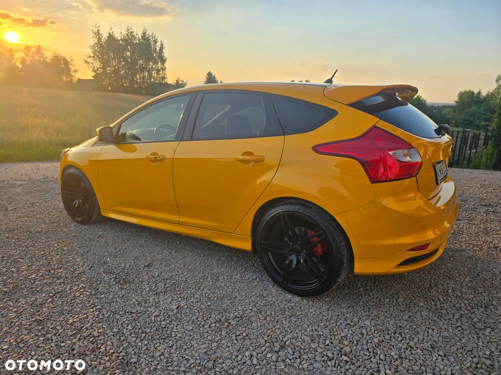 Ford Focus 2.0 EcoBoost ST - 4