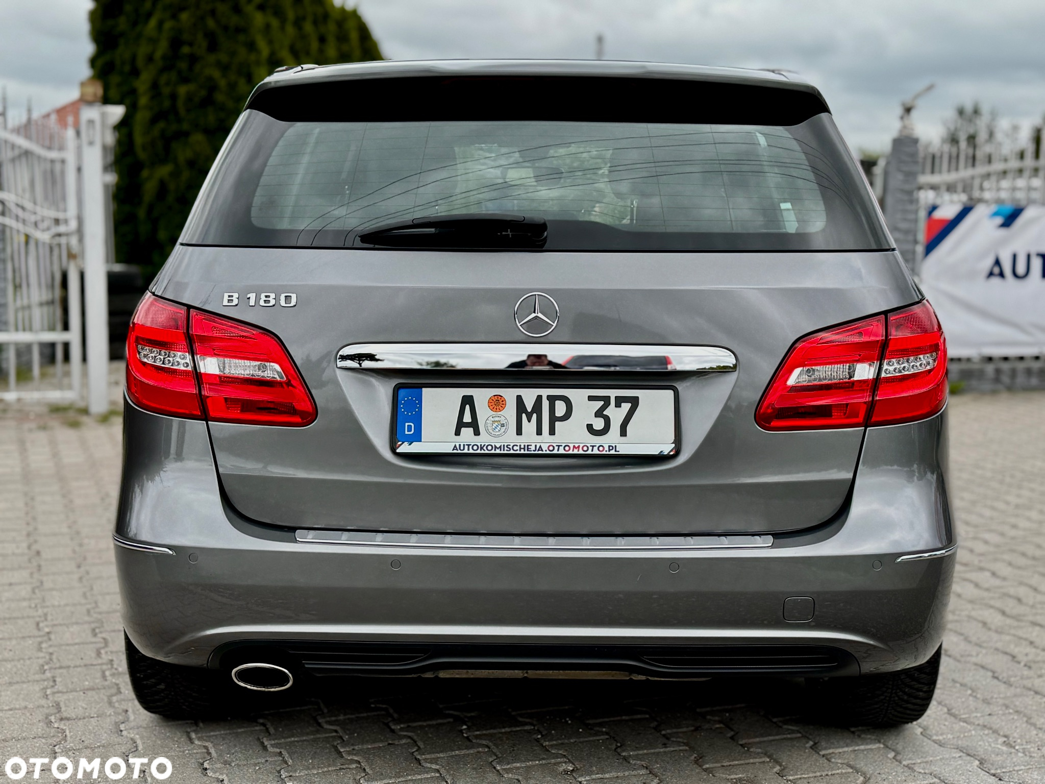 Mercedes-Benz Klasa B 180 BlueEFFICIENCY Edition - 37