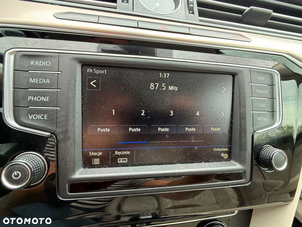 Volkswagen Passat - 18