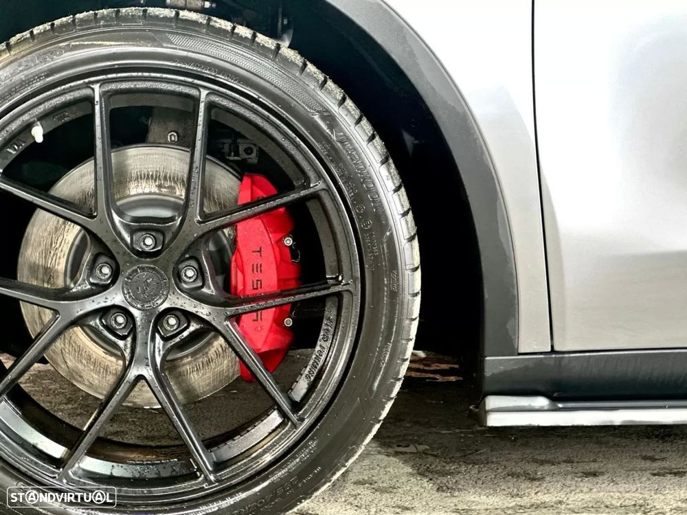 Tesla Model Y Long Range Dual Motor AWD - 3