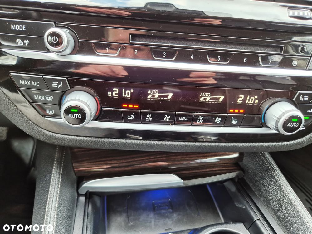 BMW Seria 5 520d xDrive Luxury Line - 13