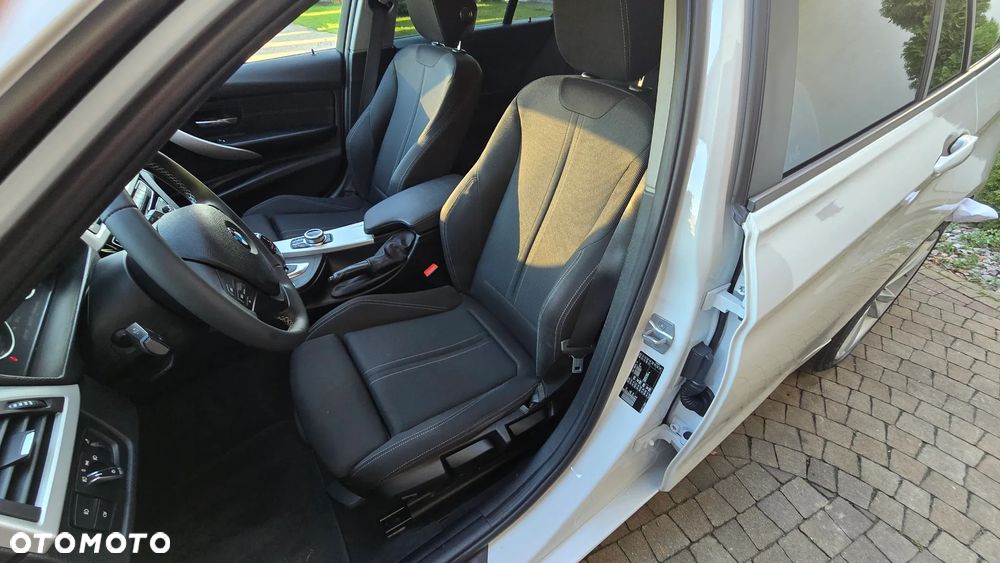 BMW Seria 3 318d - 31