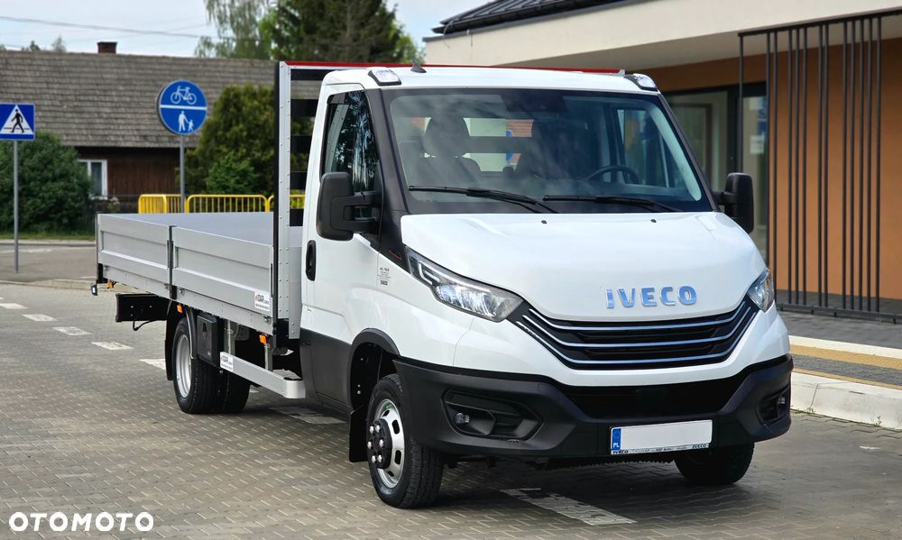 Iveco ❗️❗️DAILY 3.0 180KM MAXI 50C18 JAK NOWY ❗️❗️MODEL 2024 / BLOKADA MOSTU / SKRZYNIA OTWARTA WIDAR 10 PALET / 3500KG HAK / PIERWSZY WŁASCICIEL / NAVI / KAMERA COFANIA / FULL LED / TEMPOMAT AKTYWNY / BLIŹNIAKI / BURTY ALUMINIOWE / WERSJA WZMOCNIONA / FULL OPCJA / SERWIS ASO / SALON POLSKA / 35C15 50C15 35C18❗❗ JAK Z SALONU - NOWY -❗❗ - 2
