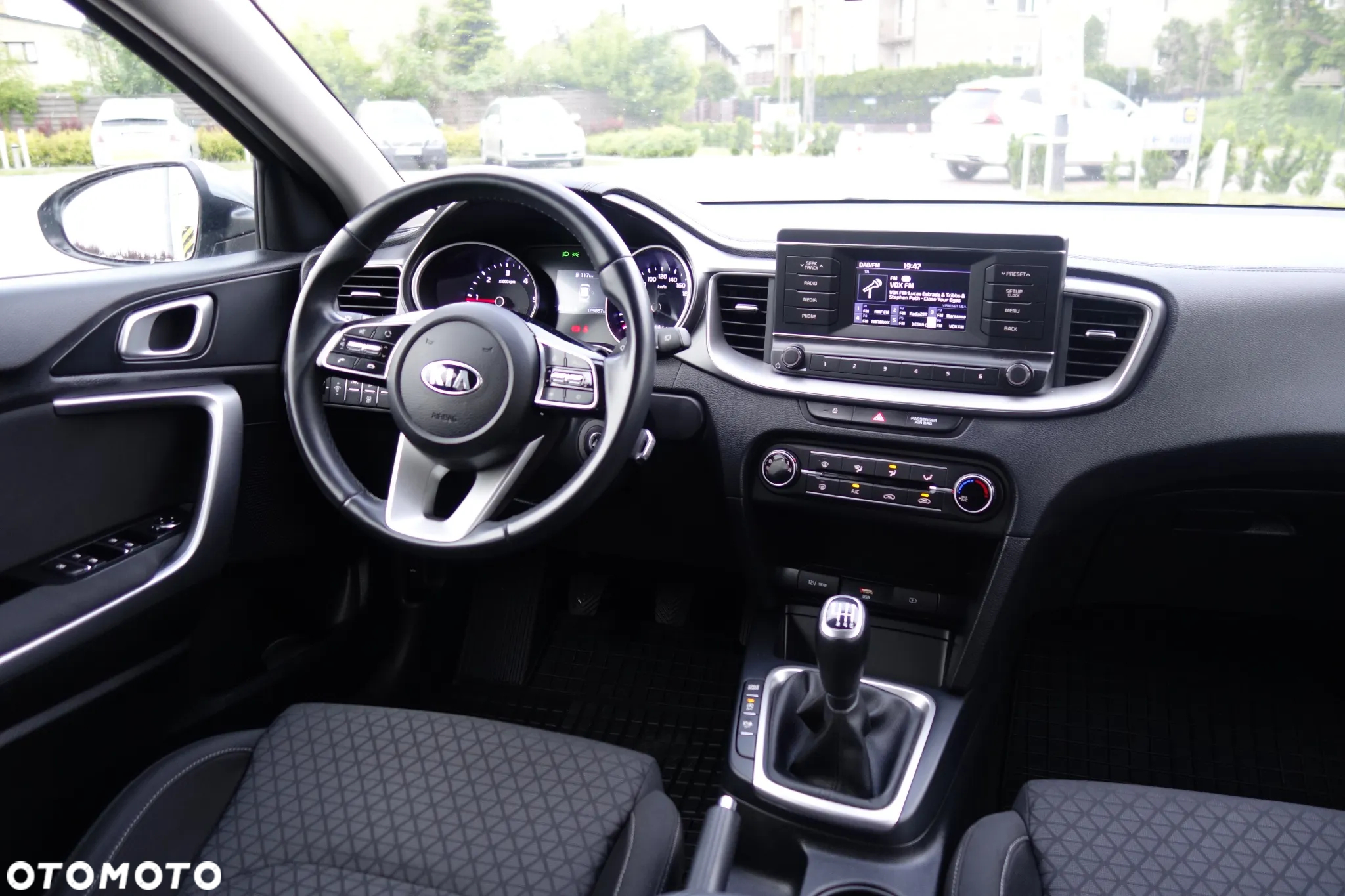 Kia Ceed - 10