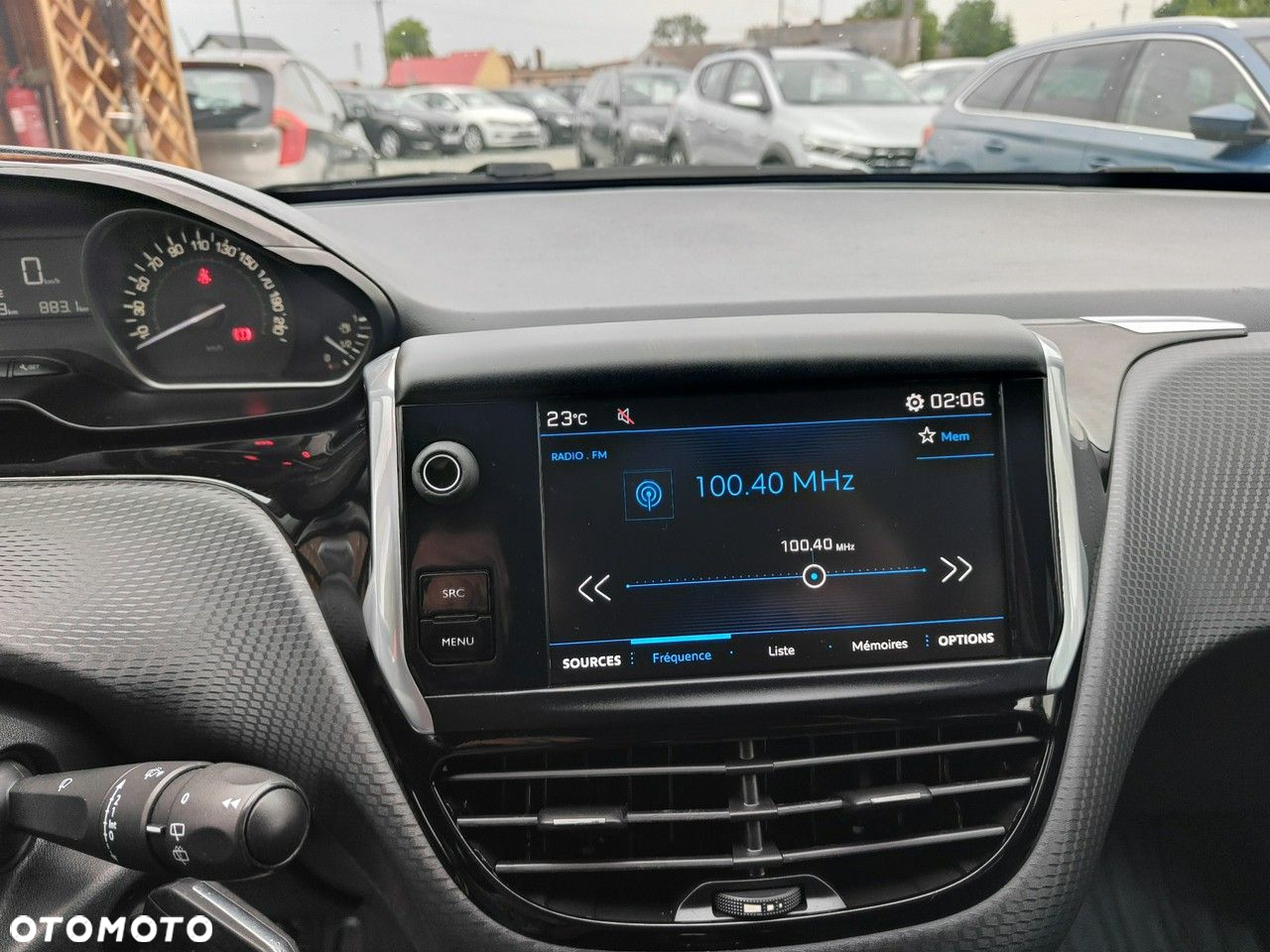 Peugeot 208 - 11