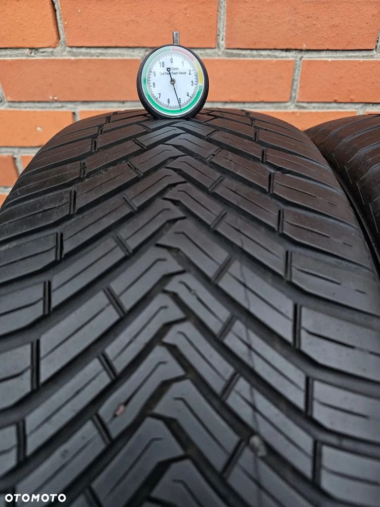 (A41) 235/55R18 100V 5-6mm 19r / Continental AllSeasonContact - 9