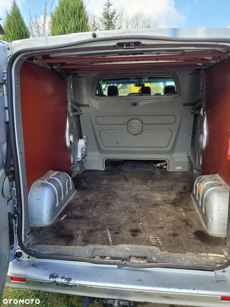 Opel Vivaro L2H1 2.9t - 12