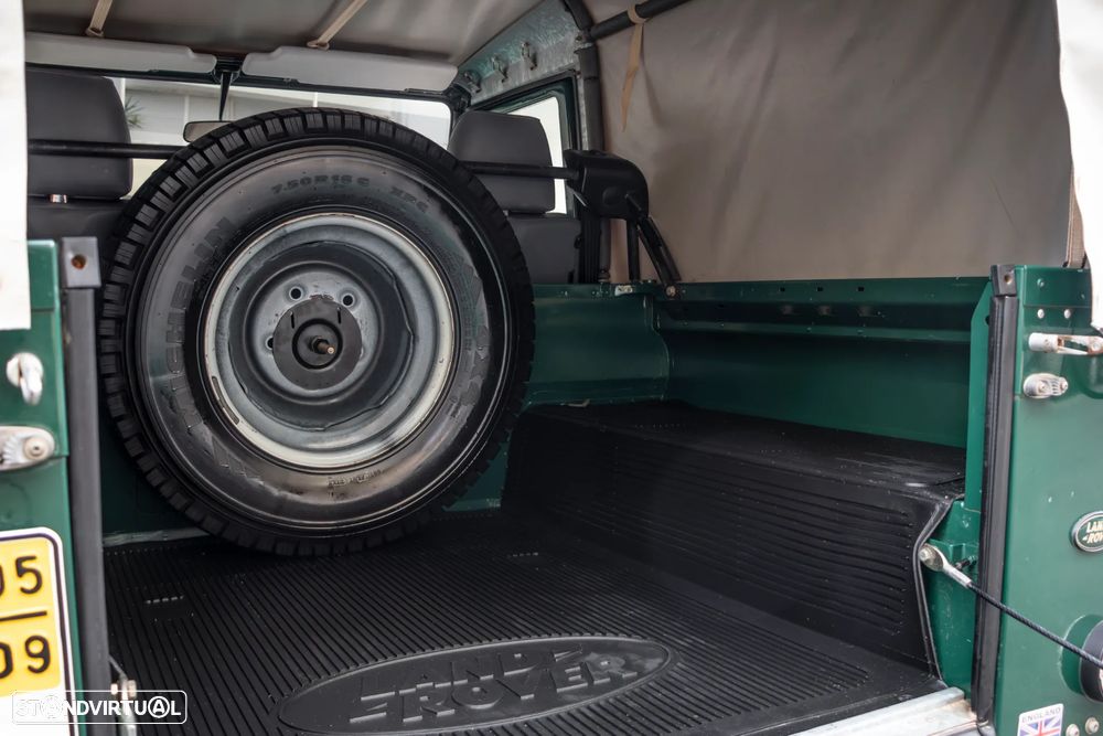 Land Rover Defender - 21