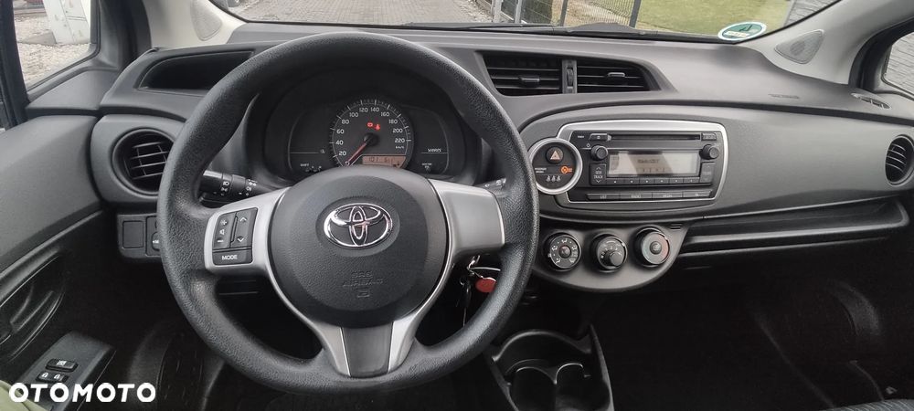 Toyota Yaris 1.0 VVT-i Life - 11