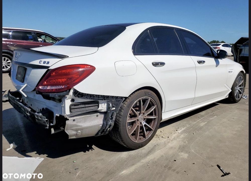 Mercedes-Benz Klasa C AMG 63 AMG Speedshift 7G-MCT - 38