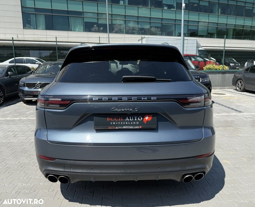 Porsche Cayenne - 5
