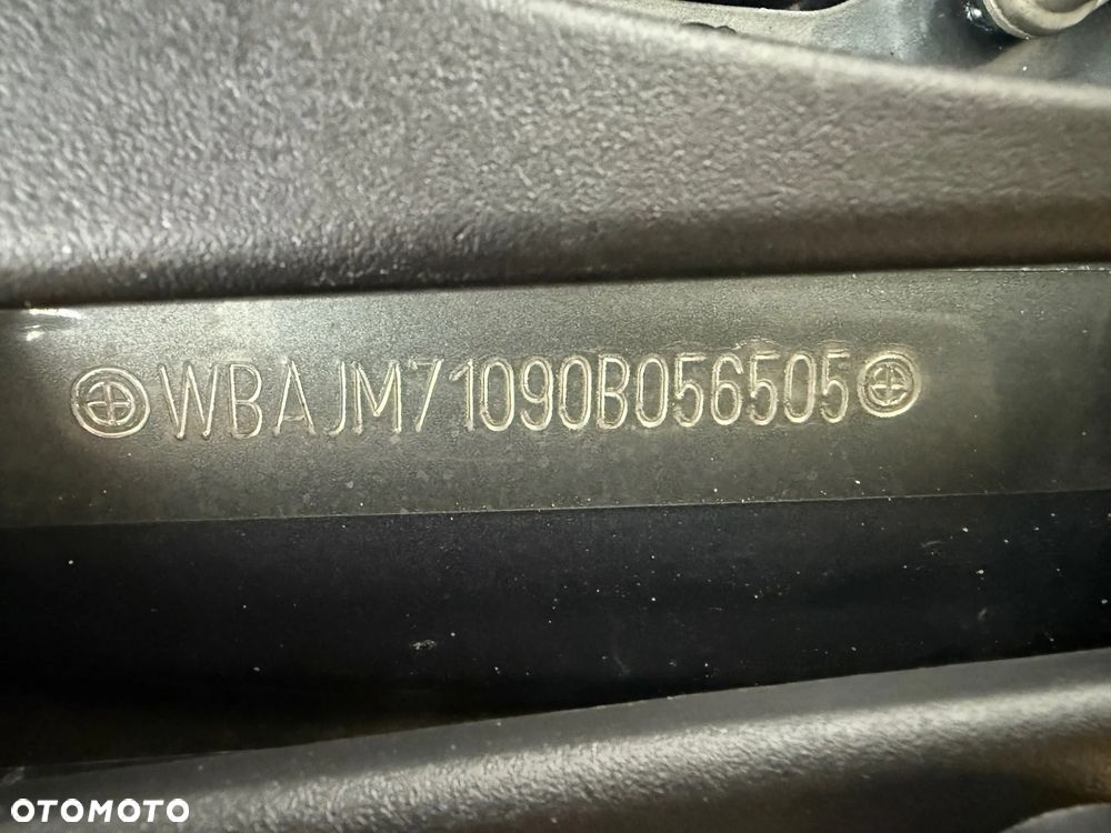 BMW Seria 5 520d Sport Line - 33