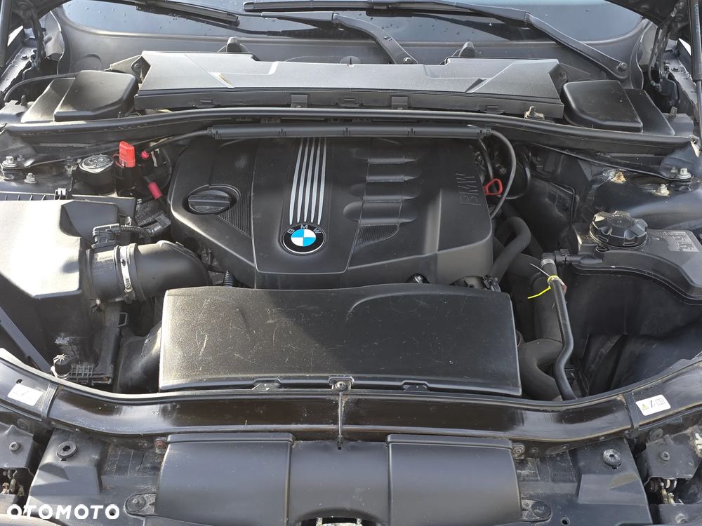 BMW Seria 3 320d DPF Touring - 7