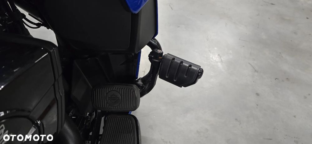 Harley-Davidson Touring Street Glide - 16