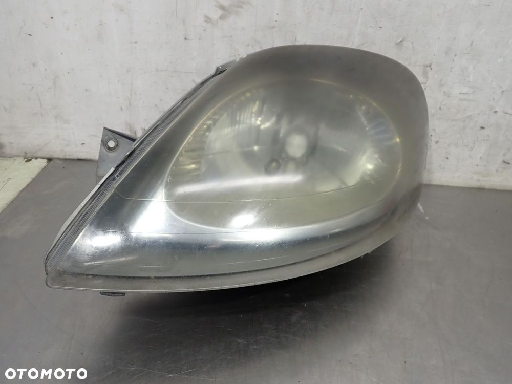 LAMPA LEWA PRZEDNIA RENAULT TRAFIC II 1.9 7700311371 - 1