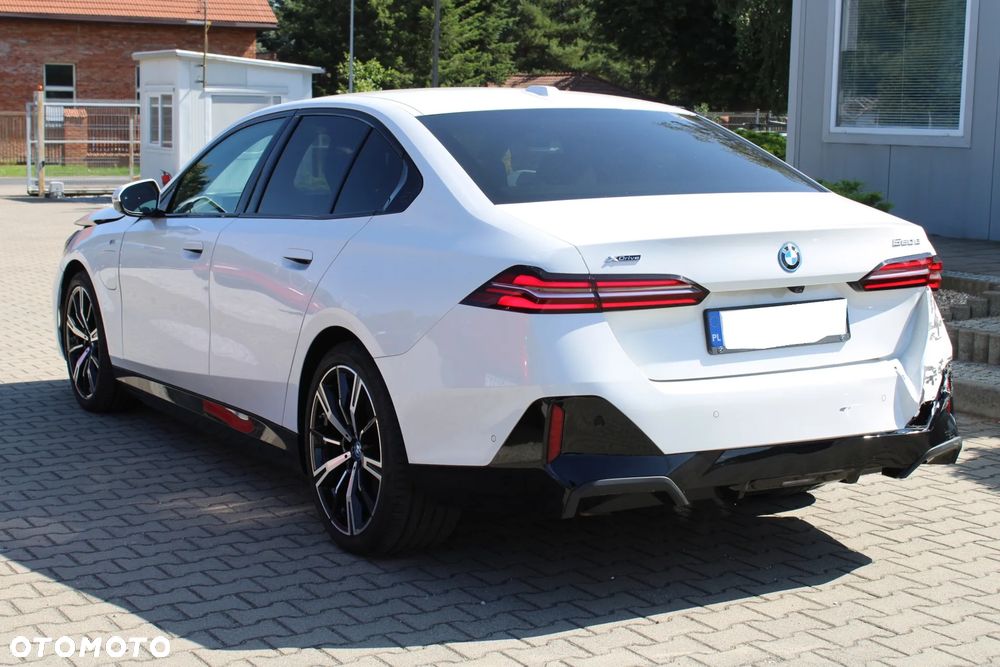 BMW Seria 5 550e xDrive PHEV M Sport - 9