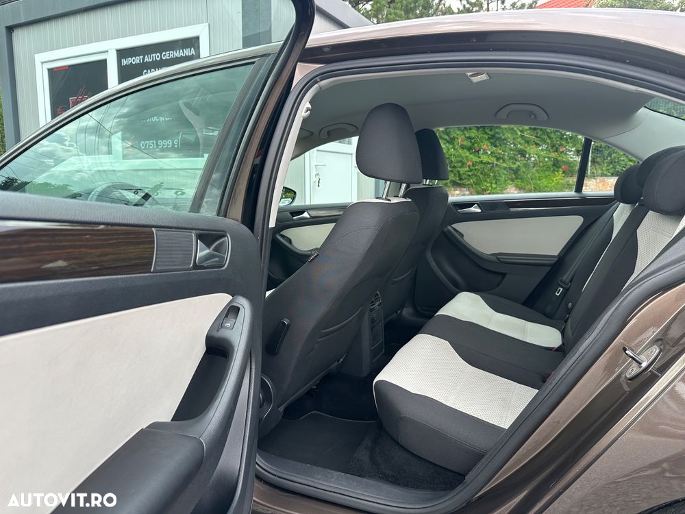 Volkswagen Jetta 2.0 TDI BlueMotion Technologie - 10