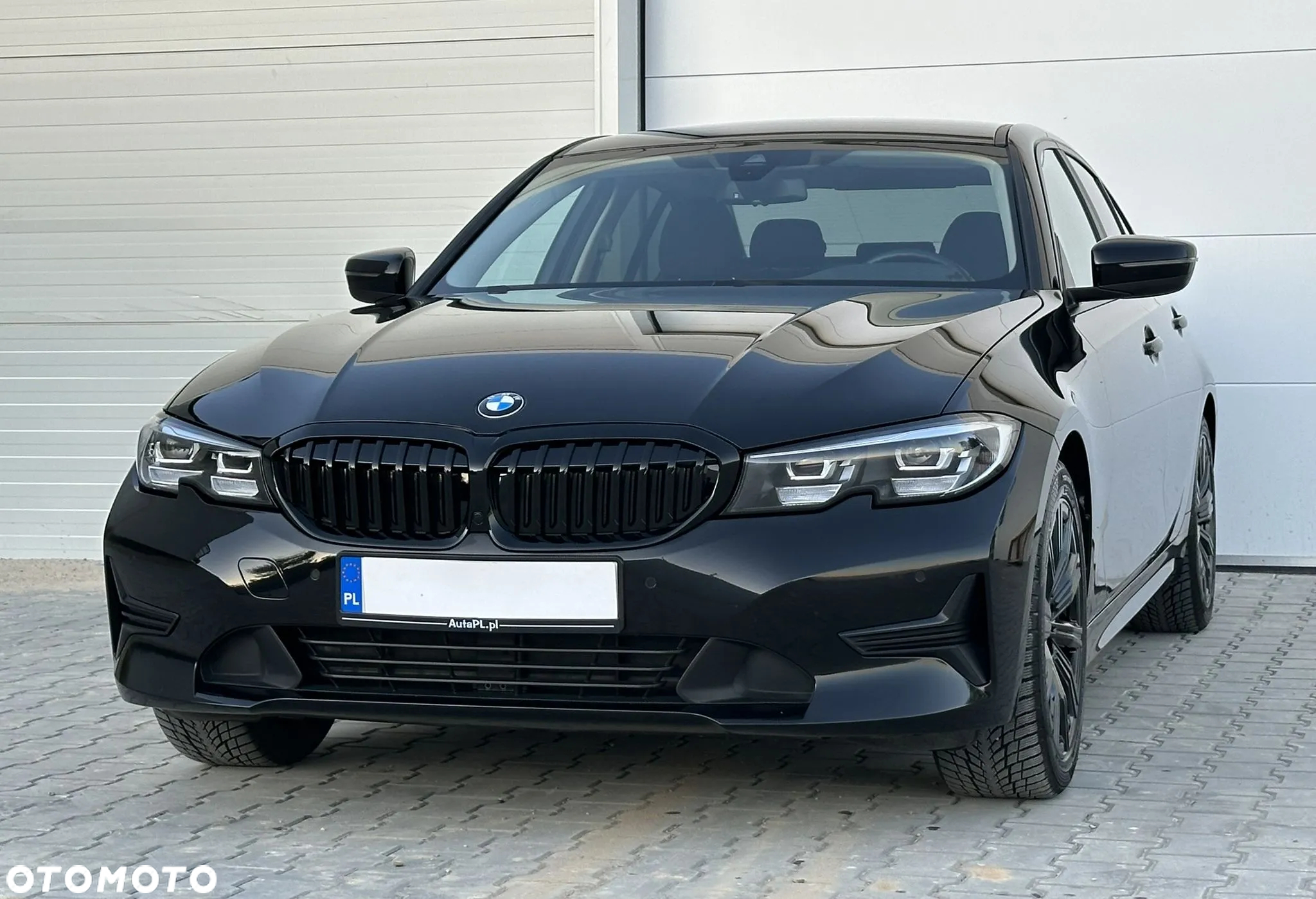 BMW Seria 3 330i Sport - 12
