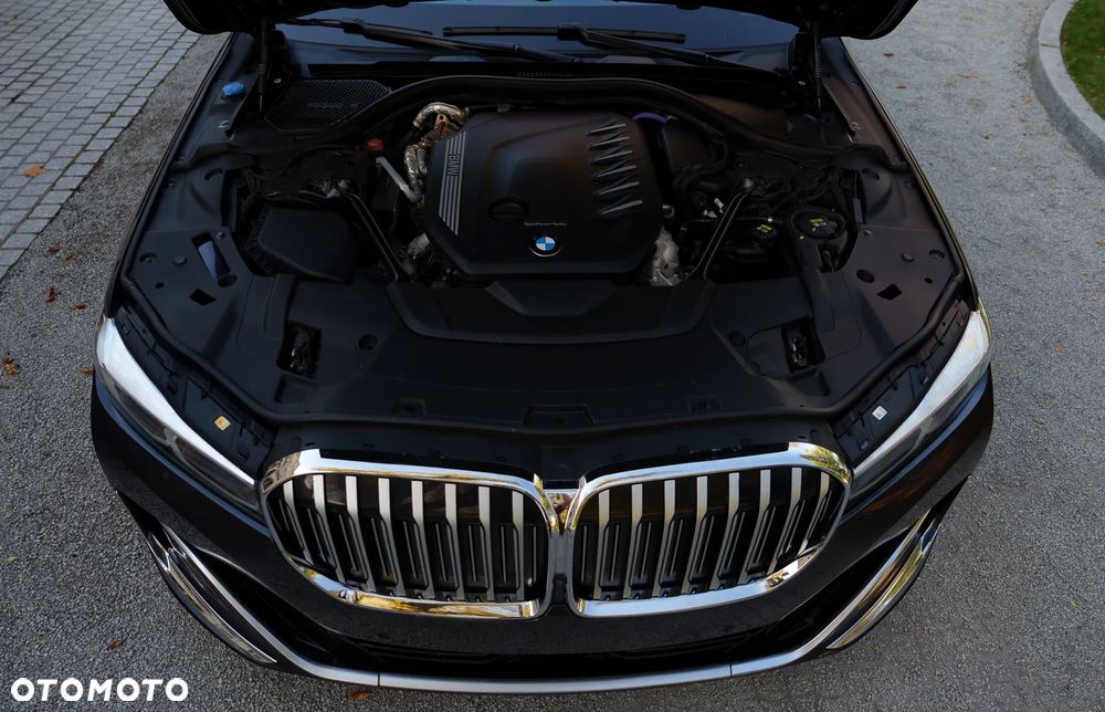 BMW Seria 7 730d mHEV - 28