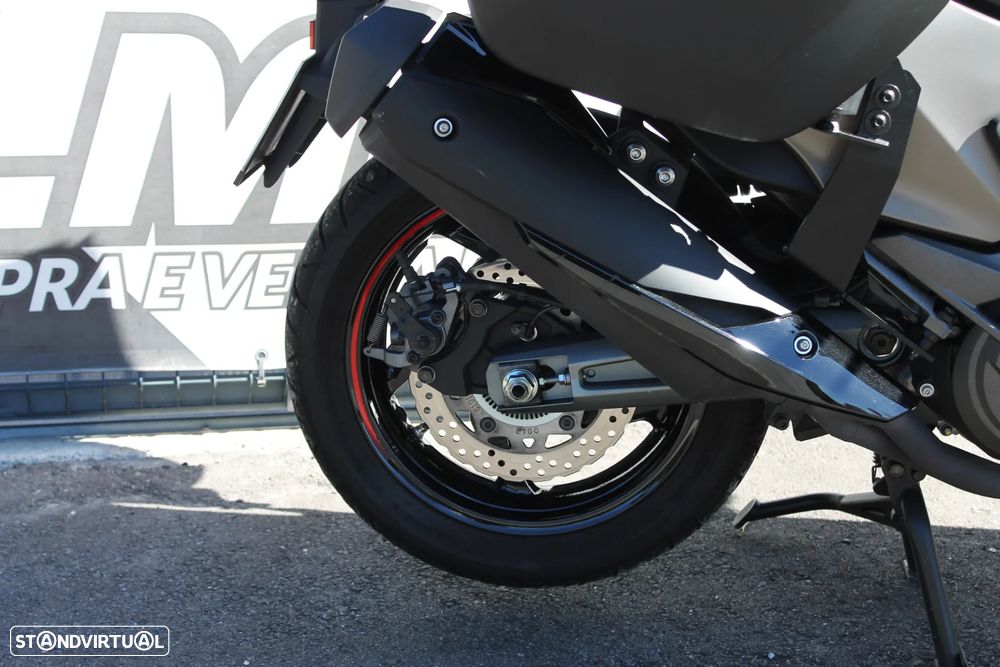 Kymco AK Premium - 9
