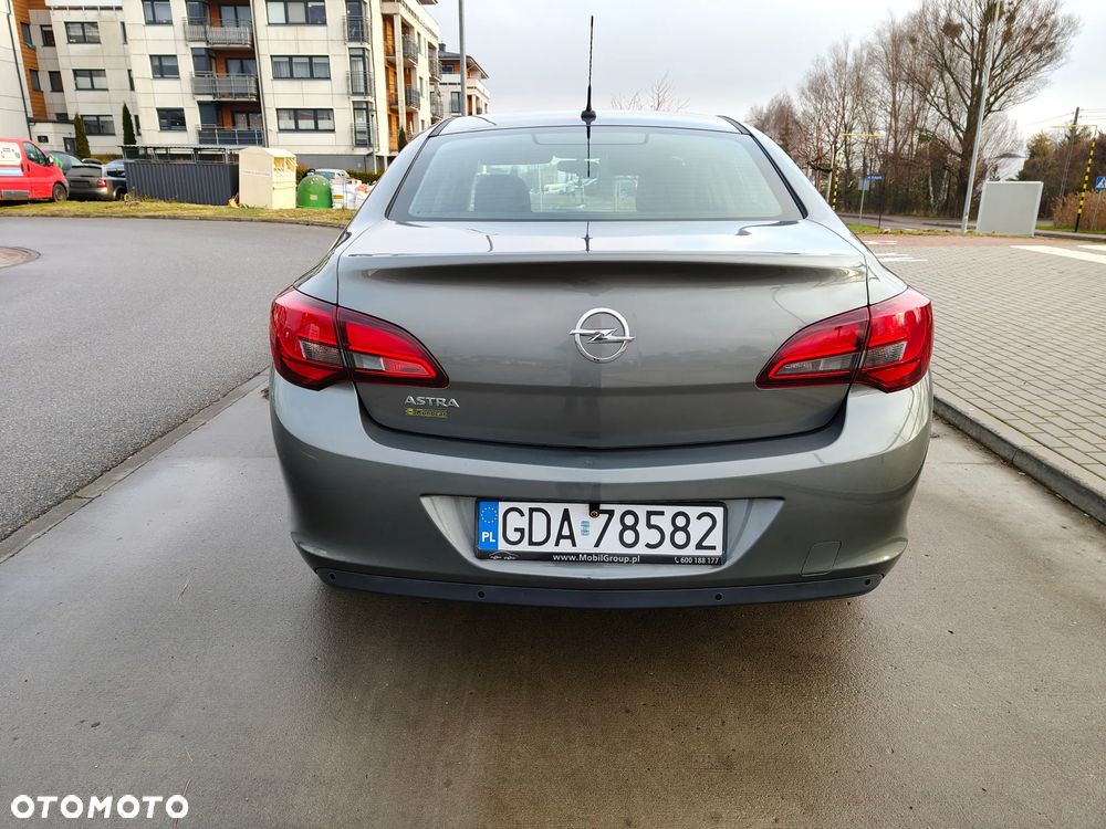Opel Astra 1.6 Essentia - 3