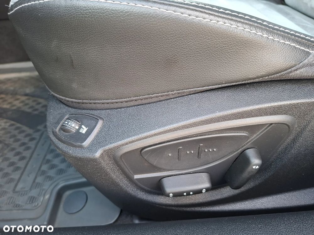 Renault Laguna ENERGY dCi 175 FAP Start & Stop GT - 14