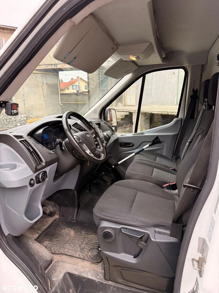 Ford Transit - 13