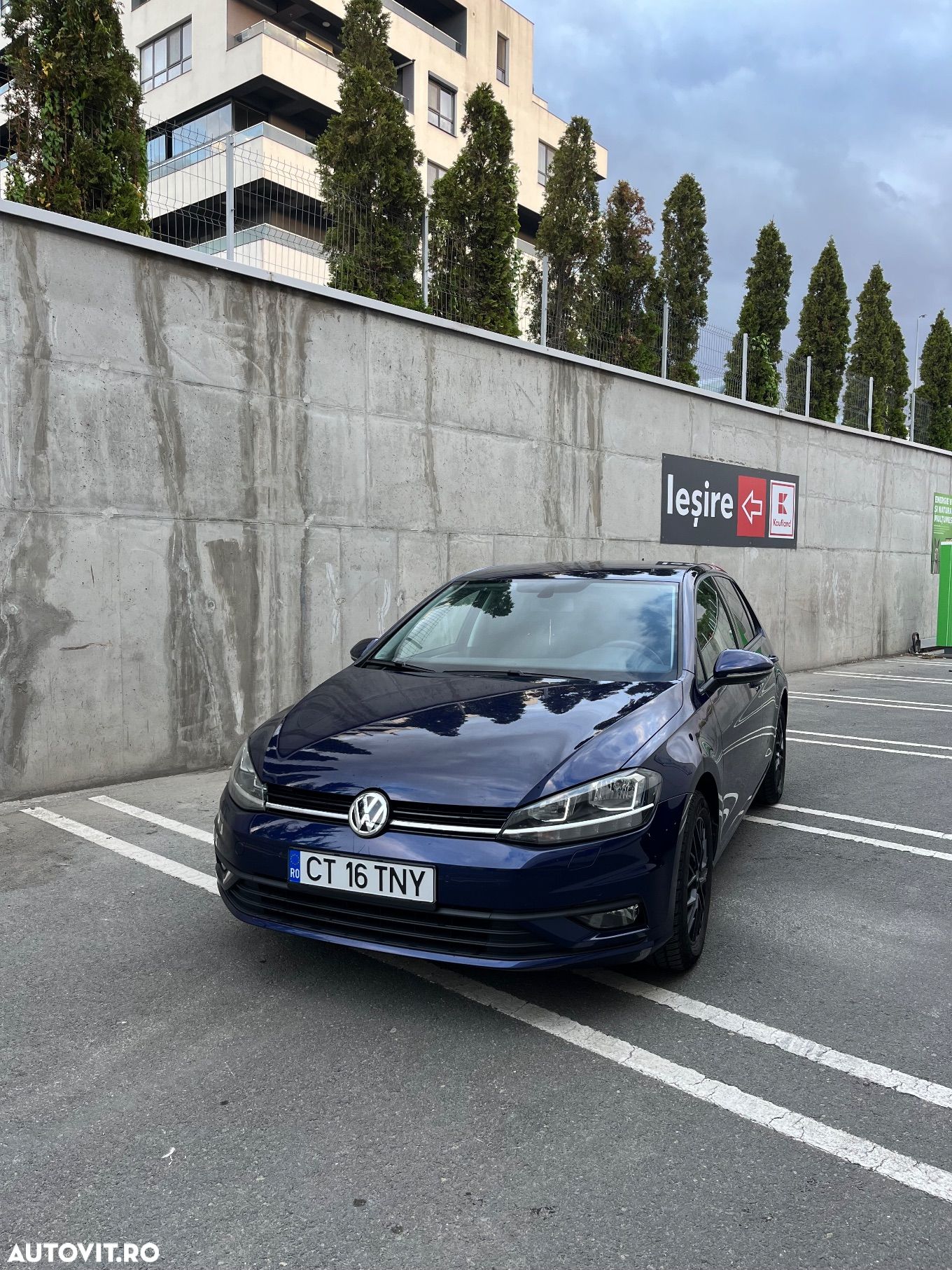 Volkswagen Golf 1.6 TDI Trendline - 1
