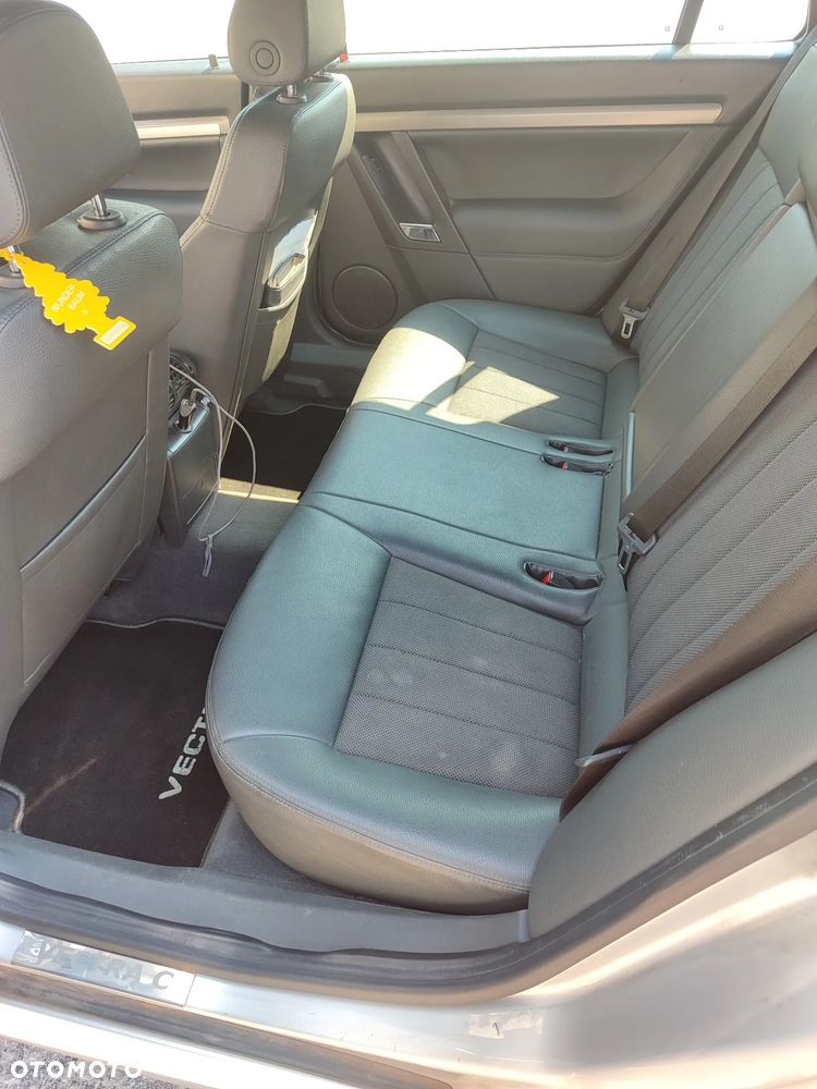 Opel Vectra 1.9 CDTI Cosmo - 9
