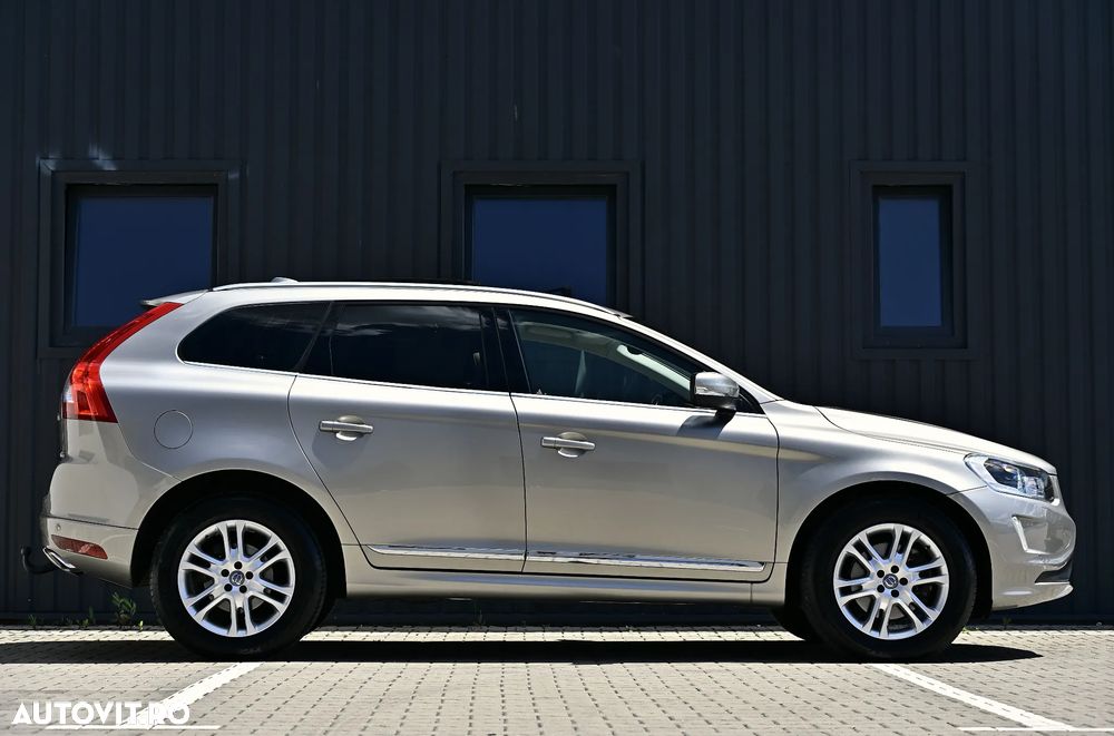 Volvo XC 60 D5 AWD Geartronic Summum - 24