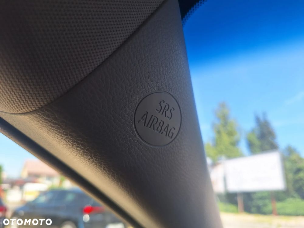Toyota Camry 2.5 Hybrid Comfort CVT - 37