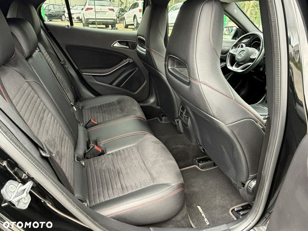 Mercedes-Benz GLA 180 7G-DCT AMG Line - 32