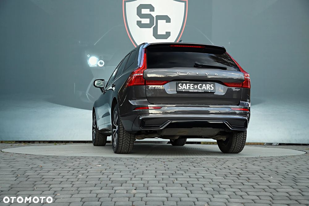 Volvo XC 60 B5 B AWD Plus Dark - 8