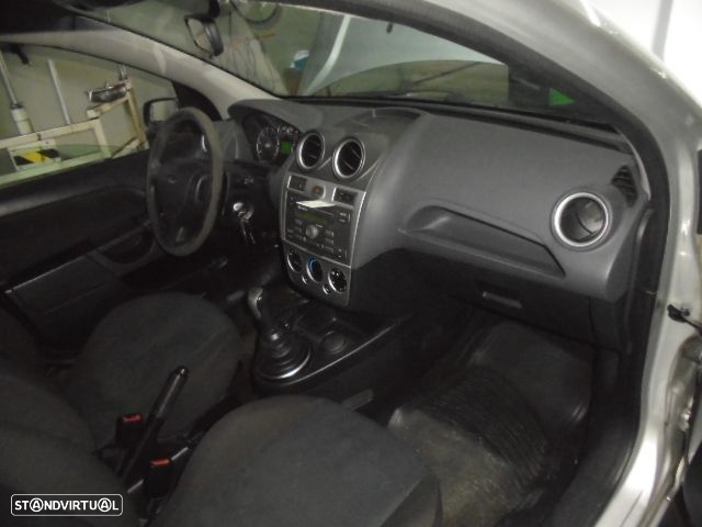 Carro MOT: FUJA FUJB  CBK  CXVEL:98WT7F096AC  B5/IB5 FORD FIESTA 5 2005 1.25 75CV 5P CINZA GASOLINA - 4